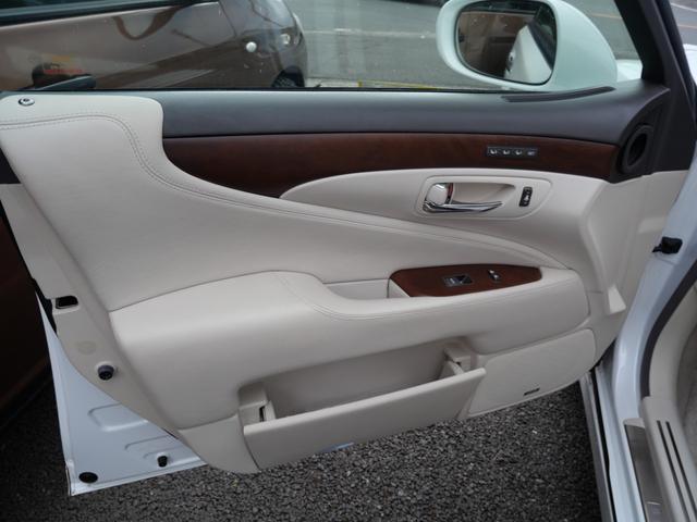ＬＳ ＬＳ４６０　バージョンＣ　ナビ　フルセグ　バックモニター　本革パワーシート　シートエアコン　ＥＴＣ　パーキングセンサー　パワーウインドウ　パワーステアリング（13枚目）