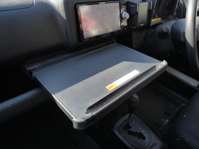 ���X�́h���E���E��E��h�́A�[�ԑO�ɍs���O���d�グ�ł��B���X�ł͗L���ƂȂ��Ă���u�R�[�e�B���O�{�H�v���s���܂��B�v�`�w�����A�{�f�B�̋P���ƒ����Ԃ̐��e�����ʂ́A��������̂��q�l�Ɋ�΂�Ă��܂��B