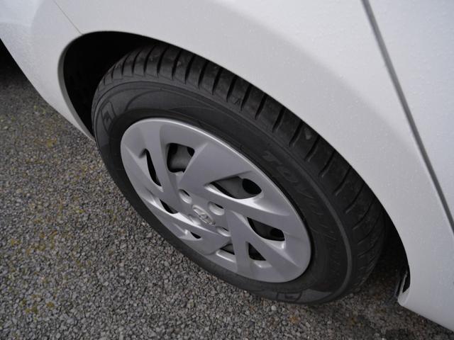 アクア Ｓ　キーレスエントリー　ナビ　フルセグ　バックモニター　オートエアコン　ＥＴＣ　トラクションコントロール　電動格納ミラー　パワーステアリング（10枚目）