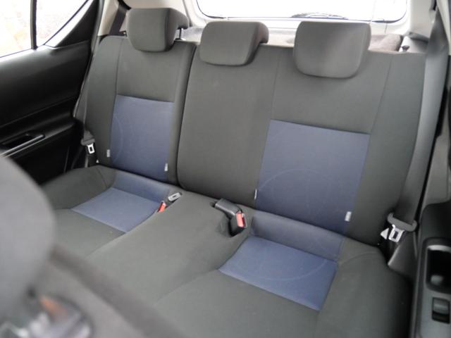 アクア Ｓ　キーレスエントリー　ナビ　フルセグ　バックモニター　オートエアコン　ＥＴＣ　トラクションコントロール　電動格納ミラー　パワーステアリング（17枚目）