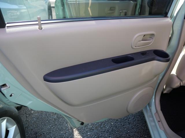 ���X�́h���E���E��E��h�́A���O���̎d�グ�ł��B�V�[�g�́A�Ԃ�����O���āA�O��I�ɐ�򂵂܂��B�V�[�g�ɕt�����L���≘��A�ԓ��̂��ݓ����A�O��I�Ɏ�菜���܂��B�ʐ^�ł�������悤�ɁA�Y��ł��B