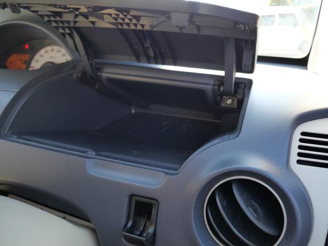 ���X�́h���E���E��E��h�́A���O���̎d�グ�ł��B�V�[�g�́A�Ԃ�����O���āA�O��I�ɐ�򂵂܂��B�V�[�g�ɕt�����L���≘��A�ԓ��̂��ݓ����A�O��I�Ɏ�菜���܂��B�ʐ^�ł�������悤�ɁA�Y��ł��B