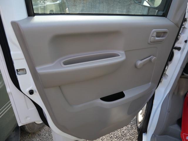 ���X�́h���E���E��E��h�́A�[�ԑO�ɍs���O���d�グ�ł��B���X�ł͗L���ƂȂ��Ă���u�R�[�e�B���O�{�H�v���s���܂��B�v�`�w�����A�{�f�B�̋P���ƒ����Ԃ̐��e�����ʂ́A��������̂��q�l�Ɋ�΂�Ă��܂��B