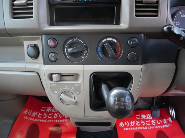 ���X�́h���E���E��E��h�́A�[�ԑO�ɍs���O���d�グ�ł��B���X�ł͗L���ƂȂ��Ă���u�R�[�e�B���O�{�H�v���s���܂��B�v�`�w�����A�{�f�B�̋P���ƒ����Ԃ̐��e�����ʂ́A��������̂��q�l�Ɋ�΂�Ă��܂��B