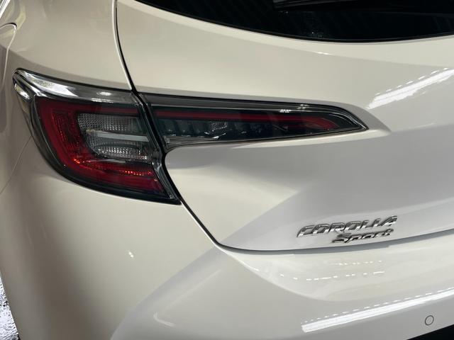 カローラスポーツ ハイブリッドＧ　Ｚ　モデリスタフルエアロ／トヨタ純正９インチナビ／ＢＬＵＥＴＯＯＴＨ／ナビ連動ドライブレコーダー前後／バックカメラ／スピード取締りＡＳＳＵＲＡレーダー探知機／禁煙車／コーティング施工（23枚目）
