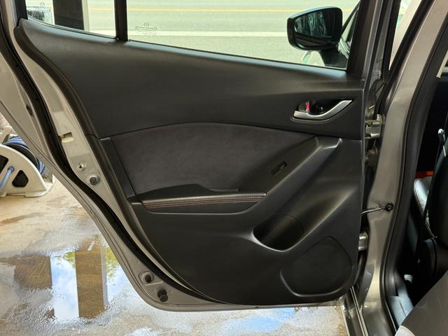 アクセラスポーツ ＸＤ　ディーゼルターボ／サンルーフ／ナビ／ＢＬＵＥＴＯＯＴＨ／バックカメラ／ＥＴＣ／ＢＯＳＥスピーカー／ドライブレコーダー／運転席パワーシート／前席左右シートヒーター／禁煙車／全国対応／コーティング施工（26枚目）