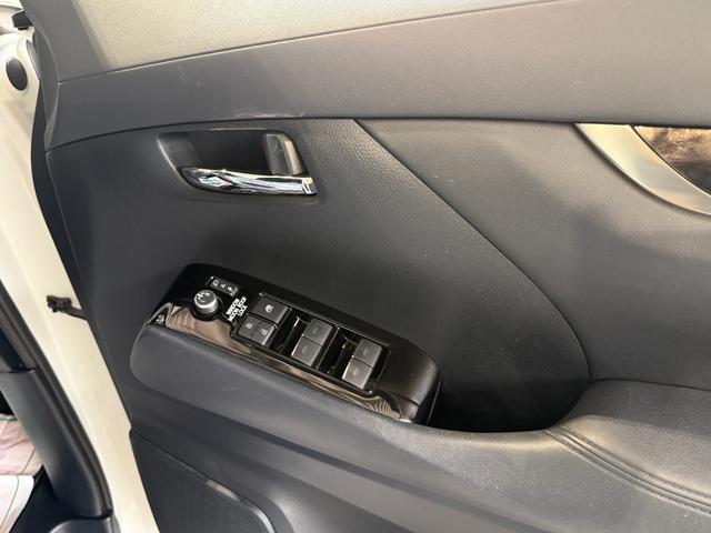 アルファード ２．５Ｓ　タイプゴールドＩＩＩ　ツインムーンルーフ／純正ナビ／ＣＯ／ＤＶＤ／ＴＶ／ＢＬＵＥＴＯＯＴＨ／バックカメラ／デジタルインナーミラー／ＥＴＣ／ドライブレコーダー／電動バックドア／両側電動スライドドア／全国対応／コーティング施工（43枚目）