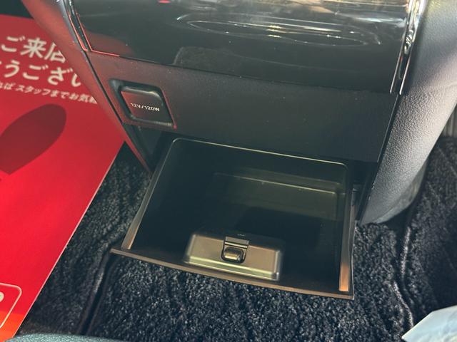 アルファード ２．５Ｓ　タイプゴールドＩＩＩ　ツインムーンルーフ／純正ナビ／ＣＯ／ＤＶＤ／ＴＶ／ＢＬＵＥＴＯＯＴＨ／バックカメラ／デジタルインナーミラー／ＥＴＣ／ドライブレコーダー／電動バックドア／両側電動スライドドア／全国対応／コーティング施工（56枚目）