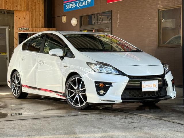 プリウス Ｓツーリングセレクション・Ｇ’ｓ　フルセグＴＶ／ナビ／ＢＬＵＥＴＯＯＴＨ／バックカメラ／ＥＴＣ／純正ＧＳアルミホイール／禁煙車／全国対応／コーティング施工（2枚目）