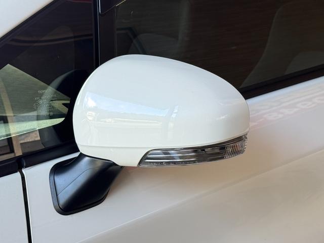 プリウス Ｓツーリングセレクション・Ｇ’ｓ　フルセグＴＶ／ナビ／ＢＬＵＥＴＯＯＴＨ／バックカメラ／ＥＴＣ／純正ＧＳアルミホイール／禁煙車／全国対応／コーティング施工（10枚目）