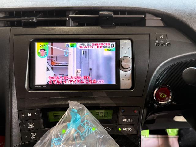 プリウス Ｓツーリングセレクション・Ｇ’ｓ　フルセグＴＶ／ナビ／ＢＬＵＥＴＯＯＴＨ／バックカメラ／ＥＴＣ／純正ＧＳアルミホイール／禁煙車／全国対応／コーティング施工（48枚目）