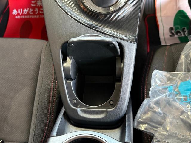 プリウス Ｓツーリングセレクション・Ｇ’ｓ　フルセグＴＶ／ナビ／ＢＬＵＥＴＯＯＴＨ／バックカメラ／ＥＴＣ／純正ＧＳアルミホイール／禁煙車／全国対応／コーティング施工（51枚目）