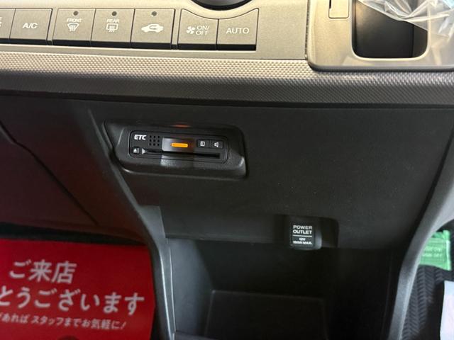 フリードハイブリッド ハイブリッド　プレミアムエディション　両側電動スライドドア／純正ナビ／ＣＤ／ＤＶＤ／ＢＬＵＥＴＯＯＴＨ／バックカメラ／後席フリップダウンモニター／ＥＴＣ／コーティング施工／禁煙車（43枚目）