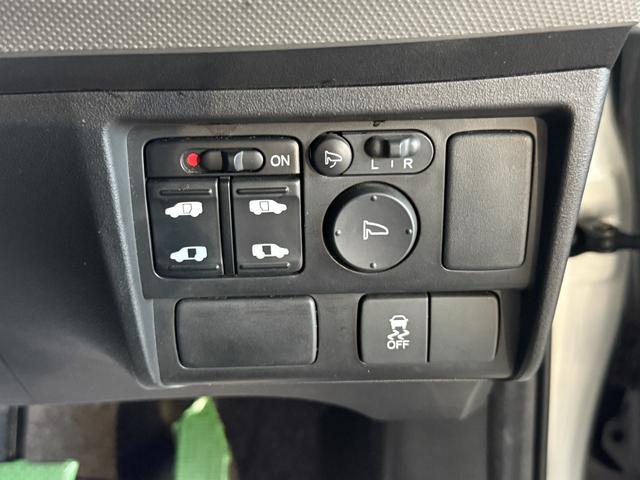 フリードハイブリッド ハイブリッド　プレミアムエディション　両側電動スライドドア／純正ナビ／ＣＤ／ＤＶＤ／ＢＬＵＥＴＯＯＴＨ／バックカメラ／後席フリップダウンモニター／ＥＴＣ／コーティング施工／禁煙車（44枚目）