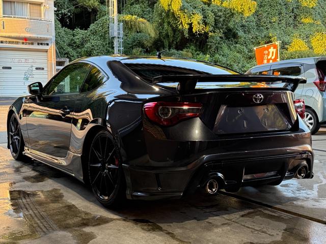 ８６ ＧＴ　新品ＯＲＣメタルクラッチ／ＢＬＩＴＺ新品ＺＺＲ車高調／ＢＲＩＤＥジーグ３タイプＲ／モデリスタエアロ／Ｃ－ＷＥＳＴエアロ／ＧＲ８６純正ホイール／社外エキマニ／ＳＡＣＬＡＭマフラー／トラストオイルクーラー（18枚目）