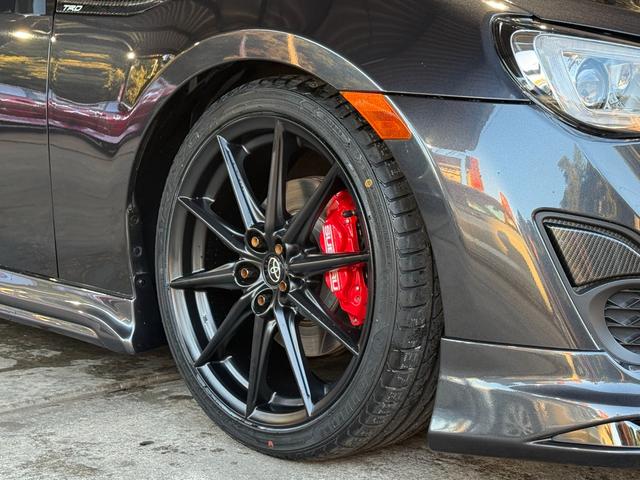 ８６ ＧＴ　新品ＯＲＣメタルクラッチ／ＢＬＩＴＺ新品ＺＺＲ車高調／ＢＲＩＤＥジーグ３タイプＲ／モデリスタエアロ／Ｃ－ＷＥＳＴエアロ／ＧＲ８６純正ホイール／社外エキマニ／ＳＡＣＬＡＭマフラー／トラストオイルクーラー（34枚目）