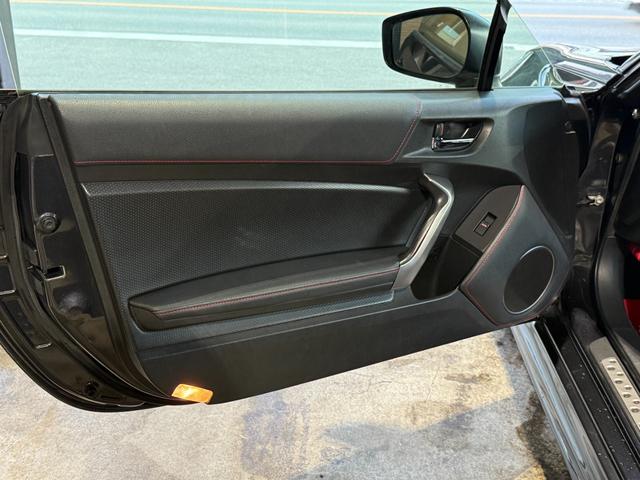 ８６ ＧＴ　新品ＯＲＣメタルクラッチ／ＢＬＩＴＺ新品ＺＺＲ車高調／ＢＲＩＤＥジーグ３タイプＲ／モデリスタエアロ／Ｃ－ＷＥＳＴエアロ／ＧＲ８６純正ホイール／社外エキマニ／ＳＡＣＬＡＭマフラー／トラストオイルクーラー（49枚目）