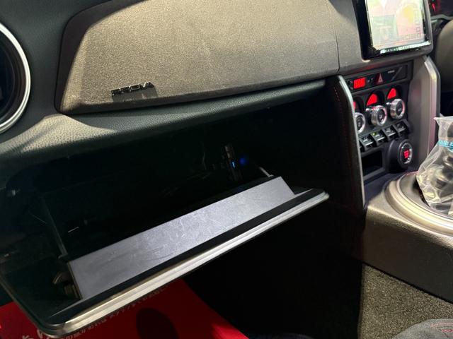 ８６ ＧＴ　新品ＯＲＣメタルクラッチ／ＢＬＩＴＺ新品ＺＺＲ車高調／ＢＲＩＤＥジーグ３タイプＲ／モデリスタエアロ／Ｃ－ＷＥＳＴエアロ／ＧＲ８６純正ホイール／社外エキマニ／ＳＡＣＬＡＭマフラー／トラストオイルクーラー（69枚目）