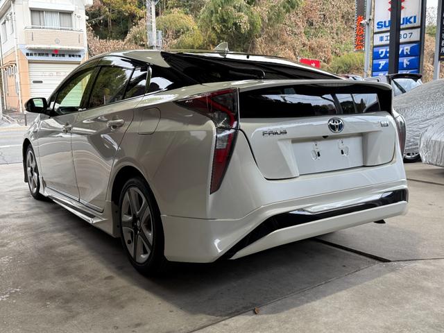 プリウス Sツーリングセレクション モデリスタフルエアロ/ALPINE9インチナビ/BLUETOOTH/バックカメラ/ETC/レザーシート/シートヒーター/社外プリウス専用ハンドル/禁煙車/全国対応/コーティング施工(11枚目)