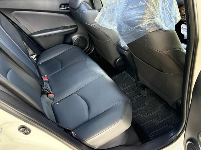 プリウス Sツーリングセレクション モデリスタフルエアロ/ALPINE9インチナビ/BLUETOOTH/バックカメラ/ETC/レザーシート/シートヒーター/社外プリウス専用ハンドル/禁煙車/全国対応/コーティング施工(30枚目)