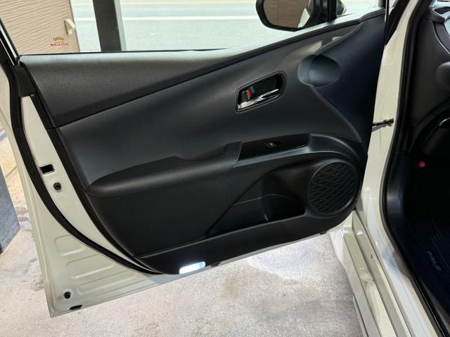 プリウス Sツーリングセレクション モデリスタフルエアロ/ALPINE9インチナビ/BLUETOOTH/バックカメラ/ETC/レザーシート/シートヒーター/社外プリウス専用ハンドル/禁煙車/全国対応/コーティング施工(32枚目)