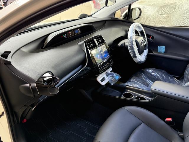 プリウス Sツーリングセレクション モデリスタフルエアロ/ALPINE9インチナビ/BLUETOOTH/バックカメラ/ETC/レザーシート/シートヒーター/社外プリウス専用ハンドル/禁煙車/全国対応/コーティング施工(33枚目)