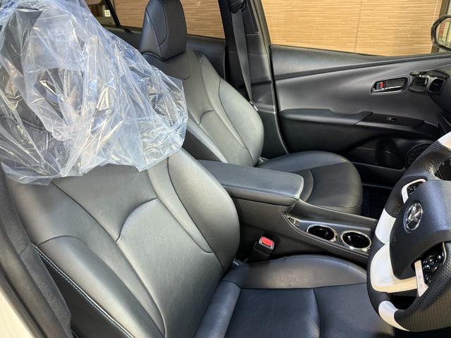 プリウス Sツーリングセレクション モデリスタフルエアロ/ALPINE9インチナビ/BLUETOOTH/バックカメラ/ETC/レザーシート/シートヒーター/社外プリウス専用ハンドル/禁煙車/全国対応/コーティング施工(38枚目)