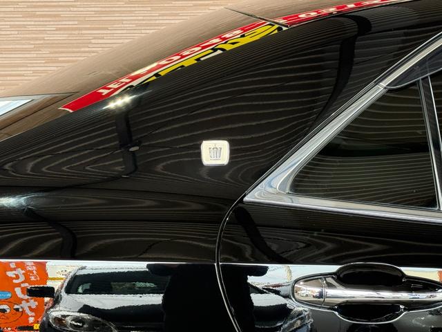 クラウンハイブリッド ロイヤルサルーン　純正ナビ／フルセグＴＶ／ＢＬＵＥＴＯＯＴＨ／ＥＴＣ／バックカメラ／全席電動シート／運転席シートヒーター／新品社外ステアリング／禁煙車／全国対応／コーティング施工（20枚目）