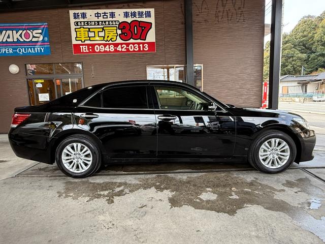 クラウンハイブリッド ロイヤルサルーン　純正ナビ／フルセグＴＶ／ＢＬＵＥＴＯＯＴＨ／ＥＴＣ／バックカメラ／全席電動シート／運転席シートヒーター／新品社外ステアリング／禁煙車／全国対応／コーティング施工（22枚目）