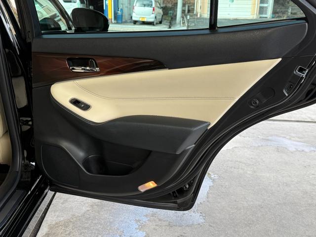 クラウンハイブリッド ロイヤルサルーン　純正ナビ／フルセグＴＶ／ＢＬＵＥＴＯＯＴＨ／ＥＴＣ／バックカメラ／全席電動シート／運転席シートヒーター／新品社外ステアリング／禁煙車／全国対応／コーティング施工（34枚目）