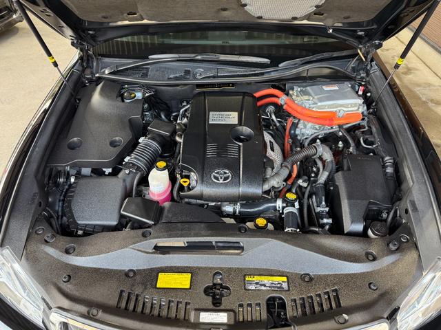 クラウンハイブリッド ロイヤルサルーン　純正ナビ／フルセグＴＶ／ＢＬＵＥＴＯＯＴＨ／ＥＴＣ／バックカメラ／全席電動シート／運転席シートヒーター／新品社外ステアリング／禁煙車／全国対応／コーティング施工（63枚目）