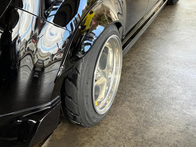 キューブ 15X USヘッドライト/フルエアロ/WORK深リム15インチGOOCARSHEMI/BLITZ車高調/MOONEYESステアリング・シフト・マット/ナビ/TV/Bカメラ/社外グリル・マフラー/禁煙車/幅公認(17枚目)