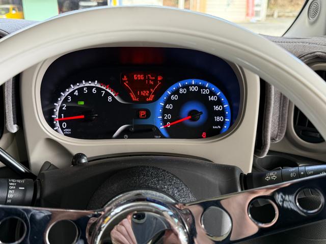 キューブ 15X USヘッドライト/フルエアロ/WORK深リム15インチGOOCARSHEMI/BLITZ車高調/MOONEYESステアリング・シフト・マット/ナビ/TV/Bカメラ/社外グリル・マフラー/禁煙車/幅公認(43枚目)