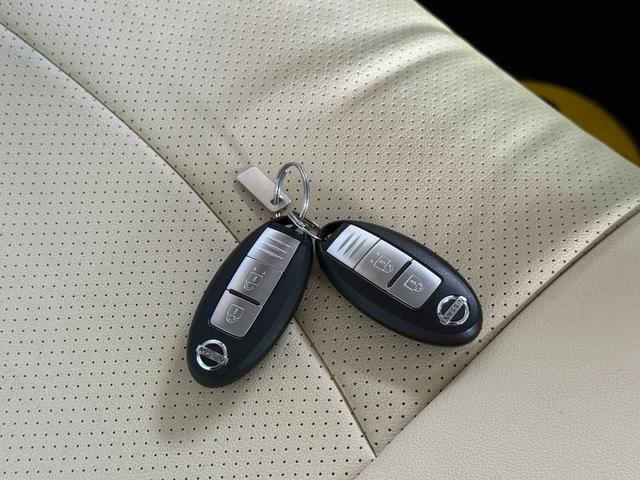 キューブ 15X USヘッドライト/フルエアロ/WORK深リム15インチGOOCARSHEMI/BLITZ車高調/MOONEYESステアリング・シフト・マット/ナビ/TV/Bカメラ/社外グリル・マフラー/禁煙車/幅公認(52枚目)