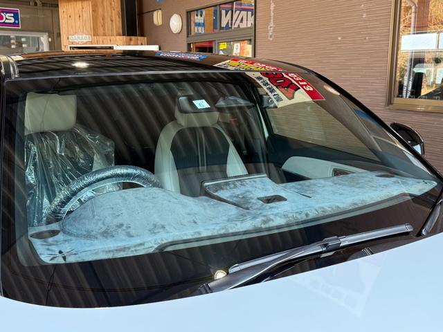 ヴェゼル ｅ：ＨＥＶ　ＰＬａＹ　ムーンルーフ／スマホ連携オーディオ／ＴＶ／ナビ／ＢＴ／バックカメラ／ＥＴＣ２０／スマホ置き充電／ステアリング・シートヒーター／電動バックドア／コムテックドライブレコーダー前後／禁煙車／コーティング施工（24枚目）