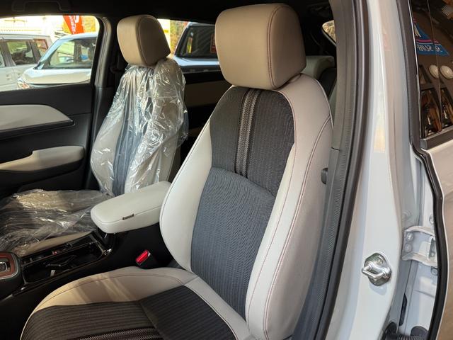 ヴェゼル ｅ：ＨＥＶ　ＰＬａＹ　ムーンルーフ／スマホ連携オーディオ／ＴＶ／ナビ／ＢＴ／バックカメラ／ＥＴＣ２０／スマホ置き充電／ステアリング・シートヒーター／電動バックドア／コムテックドライブレコーダー前後／禁煙車／コーティング施工（48枚目）