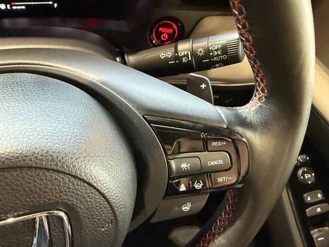 ヴェゼル ｅ：ＨＥＶ　ＰＬａＹ　ムーンルーフ／スマホ連携オーディオ／ＴＶ／ナビ／ＢＴ／バックカメラ／ＥＴＣ２０／スマホ置き充電／ステアリング・シートヒーター／電動バックドア／コムテックドライブレコーダー前後／禁煙車／コーティング施工（62枚目）