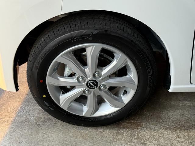 デイズ X 登録済未使用車/走行距離6km/保証継承有/パールホワイトブラウンツートンカラー/サポカー/アラウンドビューモニター装着/純正アルミホイール/新品バイザーマット取付/コーティング施工(6枚目)