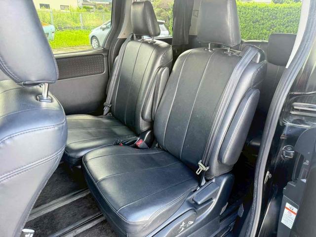 ヴォクシー ハイブリッドＶ　ＥＴＣ　バックカメラ　ＴＶ　オートクルーズコントロール　両側電動スライドドア　ＬＥＤヘッドランプ　スマートキー　アイドリングストップ　電動格納ミラー　後席モニター　３列シート　ＣＶＴ　アルミホイール（10枚目）