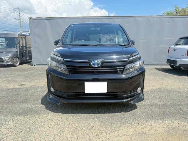 ヴォクシー ハイブリッドＶ　ＥＴＣ　バックカメラ　ＴＶ　オートクルーズコントロール　両側電動スライドドア　ＬＥＤヘッドランプ　スマートキー　アイドリングストップ　電動格納ミラー　後席モニター　３列シート　ＣＶＴ　アルミホイール（14枚目）