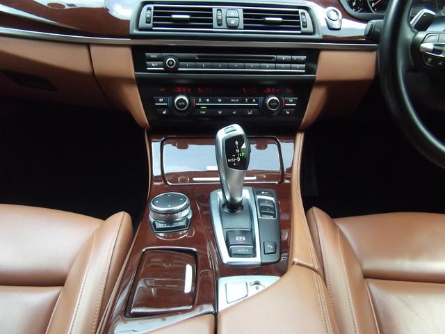 ５シリーズ ５２３ｄマエストロ　９９台限定・ワンオーナー・レザーシート・ＬＥＤヘッドライト・ｈａｒｍａｎ／ｋａｒｄｏｎサラウンド・マルチディスプレイメーター・オートトランク・ソフトクローズドア・ＡＣＣ（5枚目）