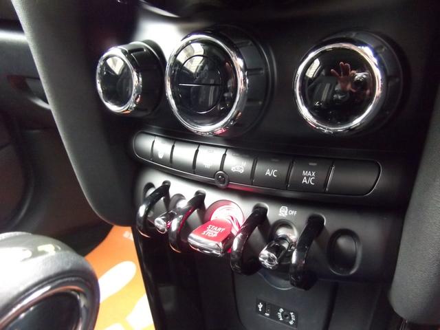 ＭＩＮＩ クーパーＳ　ワンオーナー・記録簿・ナビ・ブルートゥース・ＬＥＤ・ＥＴＣ・禁煙車（8枚目）