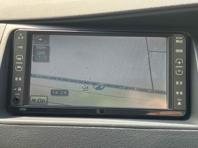 アイシス プラタナ　ＥＴＣ　バックカメラ　ナビ　ＴＶ　両側スライド・片側電動　オートライト　ＨＩＤ　スマートキー　電動格納ミラー　３列シート　フルフラット　ＣＶＴ　アルミホイール　ＣＤ　ＤＶＤ再生（4枚目）