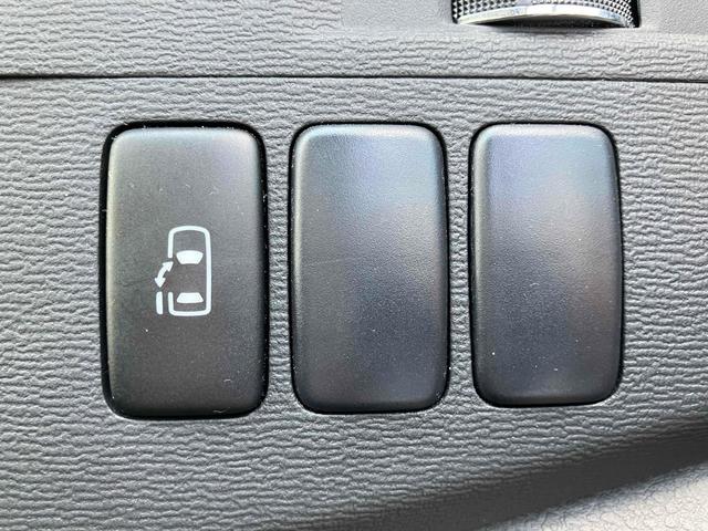 アイシス プラタナ　ＥＴＣ　バックカメラ　ナビ　ＴＶ　両側スライド・片側電動　オートライト　ＨＩＤ　スマートキー　電動格納ミラー　３列シート　フルフラット　ＣＶＴ　アルミホイール　ＣＤ　ＤＶＤ再生（10枚目）