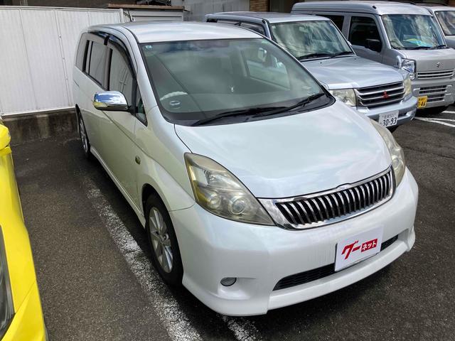 アイシス プラタナ　ＥＴＣ　バックカメラ　ナビ　ＴＶ　両側スライド・片側電動　オートライト　ＨＩＤ　スマートキー　電動格納ミラー　３列シート　フルフラット　ＣＶＴ　アルミホイール　ＣＤ　ＤＶＤ再生（14枚目）