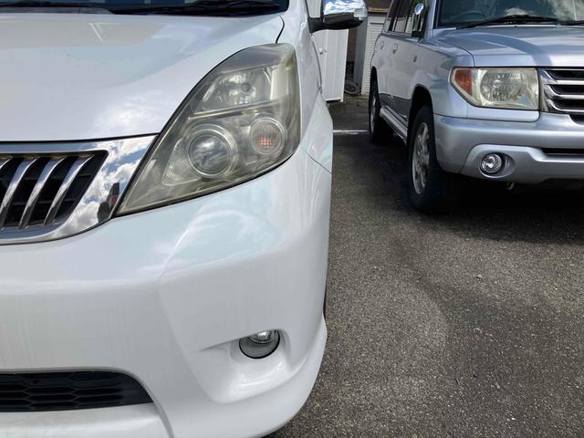 アイシス プラタナ　ＥＴＣ　バックカメラ　ナビ　ＴＶ　両側スライド・片側電動　オートライト　ＨＩＤ　スマートキー　電動格納ミラー　３列シート　フルフラット　ＣＶＴ　アルミホイール　ＣＤ　ＤＶＤ再生（25枚目）