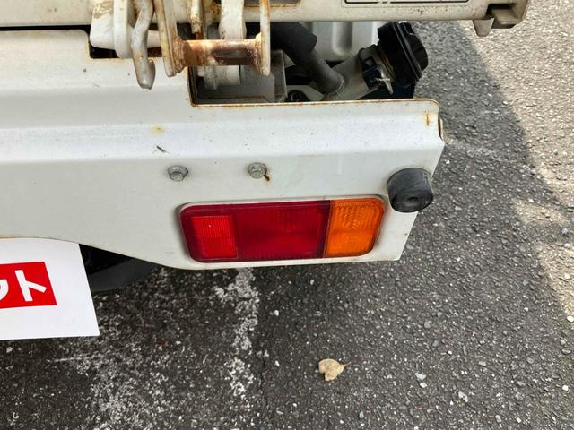 キャリイトラック 　４ＷＤ　ダンプ　ＭＴ　ナビ　ＴＶ　アルミホイール　エアコン　運転席エアバッグ　ＣＤ　ＤＶＤ再生　ＵＳＢ（12枚目）