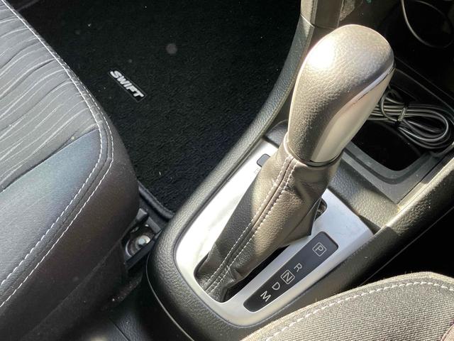 スイフト ＸＧ　オートクルーズコントロール　アルミホイール　オートライト　スマートキー　電動格納ミラー　ＣＶＴ　盗難防止システム　衝突安全ボディ　ＡＢＳ　ＣＤ　ミュージックプレイヤー接続可　エアコン（6枚目）