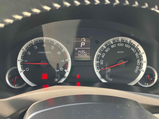 スイフト ＸＧ　オートクルーズコントロール　アルミホイール　オートライト　スマートキー　電動格納ミラー　ＣＶＴ　盗難防止システム　衝突安全ボディ　ＡＢＳ　ＣＤ　ミュージックプレイヤー接続可　エアコン（28枚目）