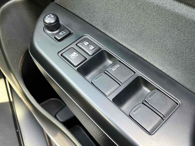 スイフト ＸＧ　オートクルーズコントロール　アルミホイール　オートライト　スマートキー　電動格納ミラー　ＣＶＴ　盗難防止システム　衝突安全ボディ　ＡＢＳ　ＣＤ　ミュージックプレイヤー接続可　エアコン（36枚目）